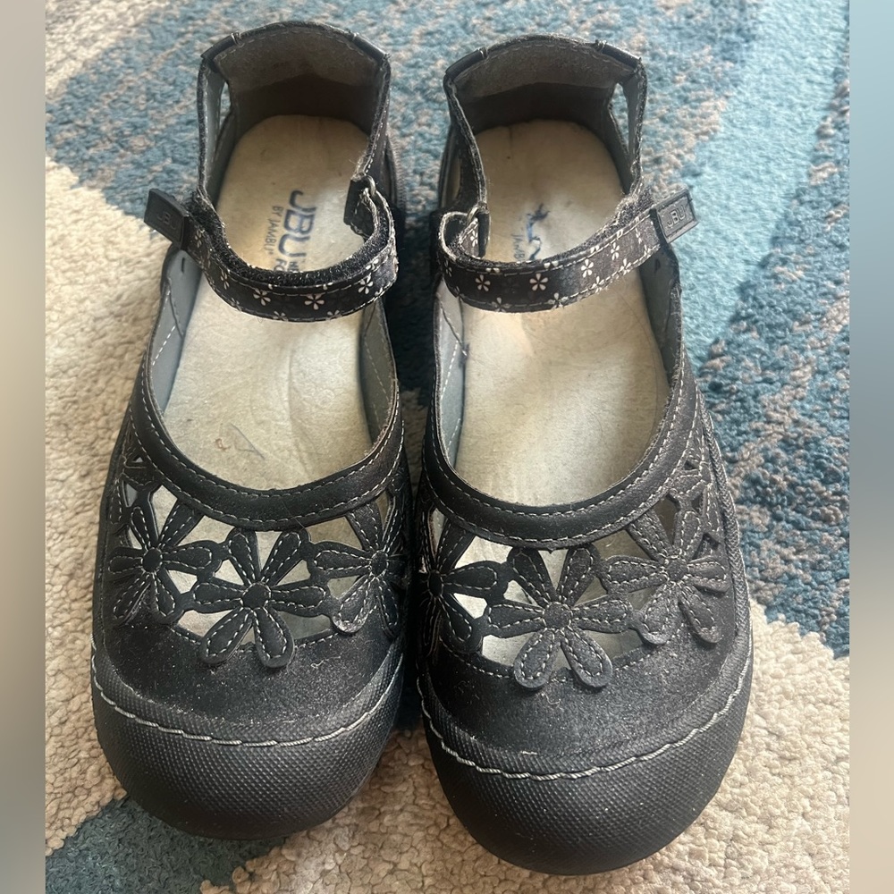 JBU women’s black sandals. Size 7.5